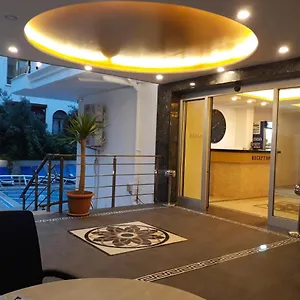 Golden Spark Aparthotel